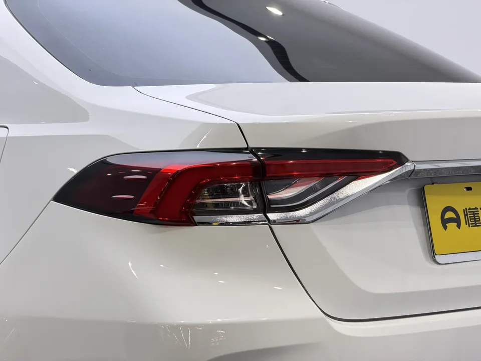 Toyota Corolla Corolla 2023 Intelligent Electric Hybrid Dual Engine 1.8L E-CVT Elite Edition 2024 — thumbnail 4