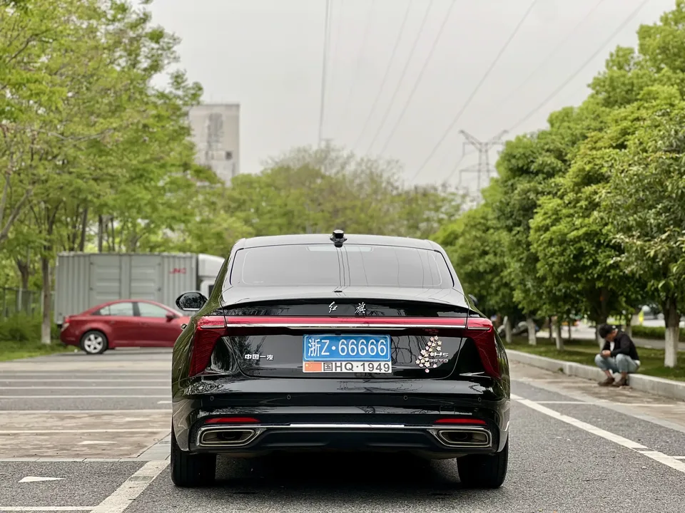 Hongqi H5 Hongqi H5 2024 1.5T DCT Zhilian Qiyue Edition 2024 — thumbnail 2