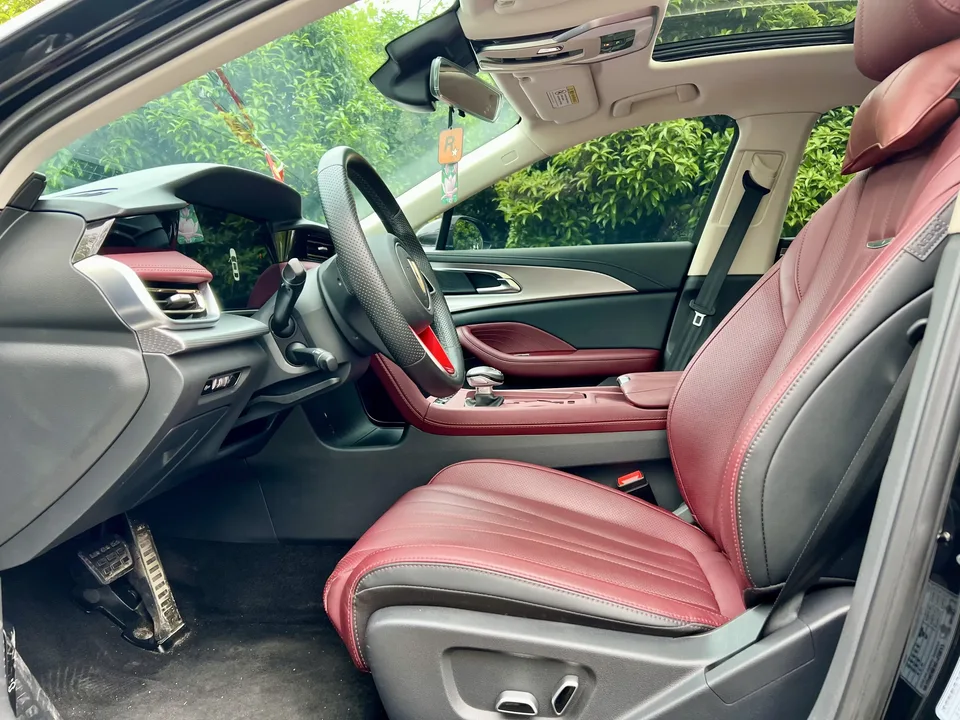 Hongqi H5 Hongqi H5 2024 1.5T DCT Zhilian Qiyue Edition 2024 — thumbnail 3