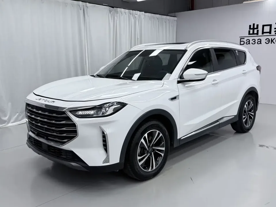 Jetour Jietu X70 PLUS Jietu X70 PLUS 2021 1.5T DCT 7-seater 2022 — photo 1, buy with delivery to Moscow