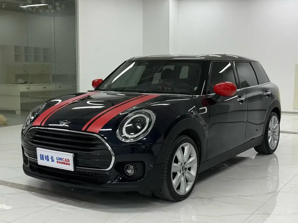 MINI Clubman MINI CLUBMAN 2023 1.5T COOPER Connoisseur 2023 — photo 1, buy with delivery to Moscow