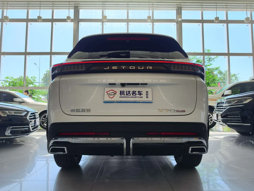 Jetour Jietu X70 PLUS Jietu X70 PLUS 2025 1.5T 6DCT Deluxe Edition 7 Seaters 2024 — thumbnail 2