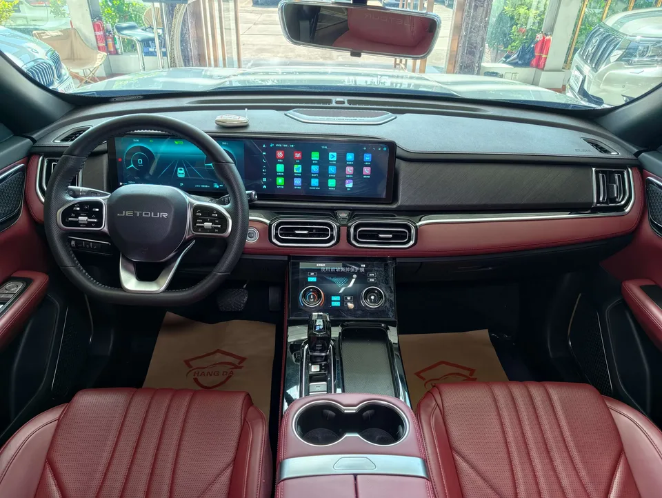 Jetour Jietu X70 PLUS Jietu X70 PLUS 2025 1.5T 6DCT Deluxe Edition 7 Seaters 2024 — thumbnail 4