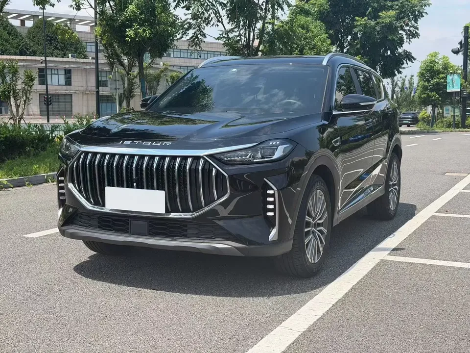 Jetour Jietu X70 PLUS Jietu X70 PLUS 2023 1.5T DCT Brave PLUS 5-seater 2024 — photo 1, buy with delivery to Moscow