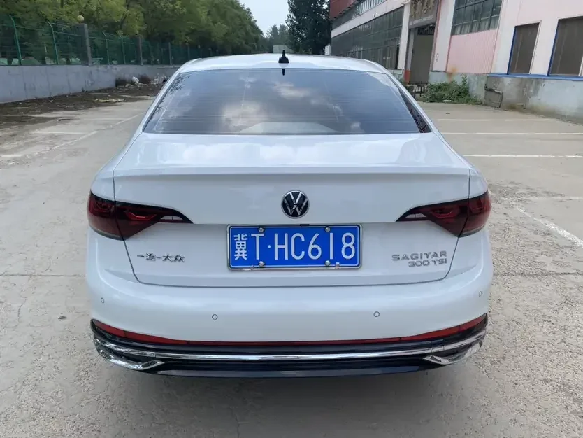 Volkswagen Sagitar Sagitar 2024 300TSI DSG Flying Edition 2024 — thumbnail 2