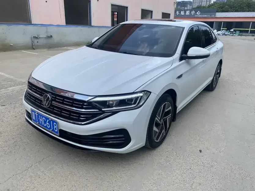Volkswagen Sagitar Sagitar 2024 300TSI DSG Flying Edition 2024 — photo 1, buy with delivery to Moscow