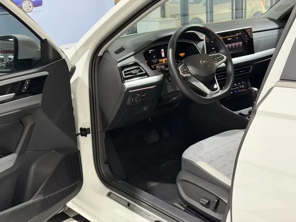 Volkswagen Lavida Lavida 2023 280TSI DSG Full Elegance Edition 2022 — thumbnail 5
