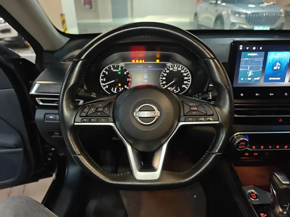Nissan Altima Sound of nature 2022 2.0L XL-TLS Enjoy Edition 2023 — thumbnail 3