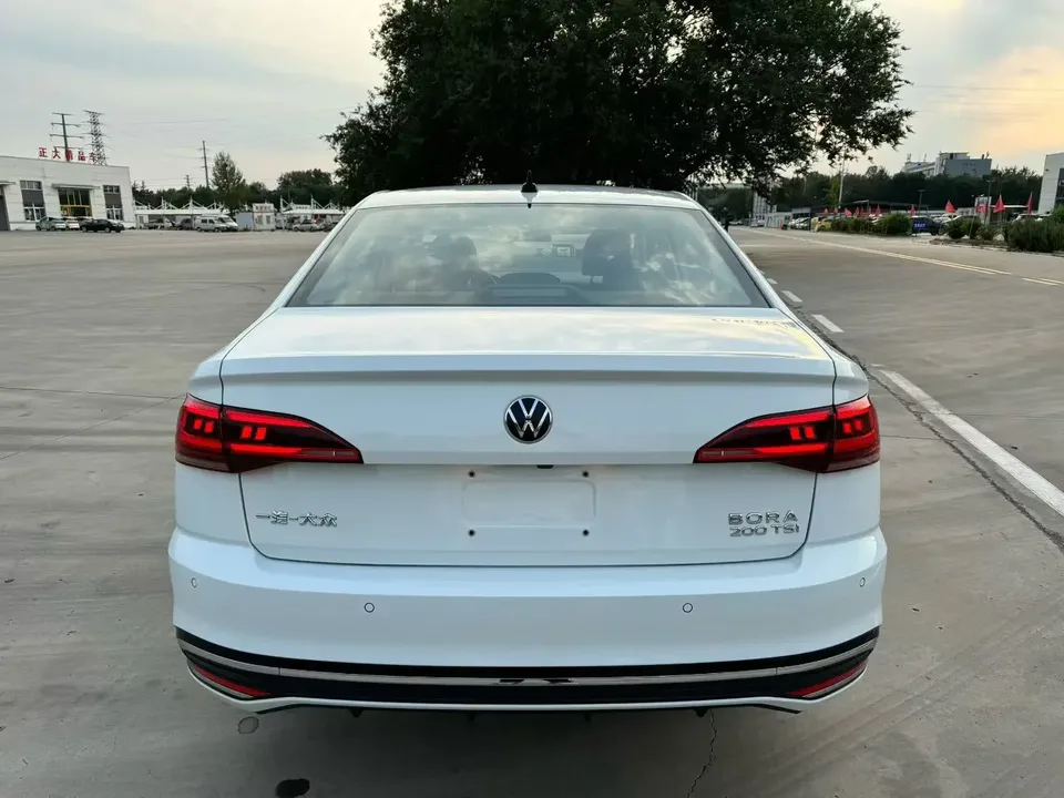 Volkswagen Bora Bora 2025 200TSI DSG Joyride Navigation Edition 2026 — thumbnail 2