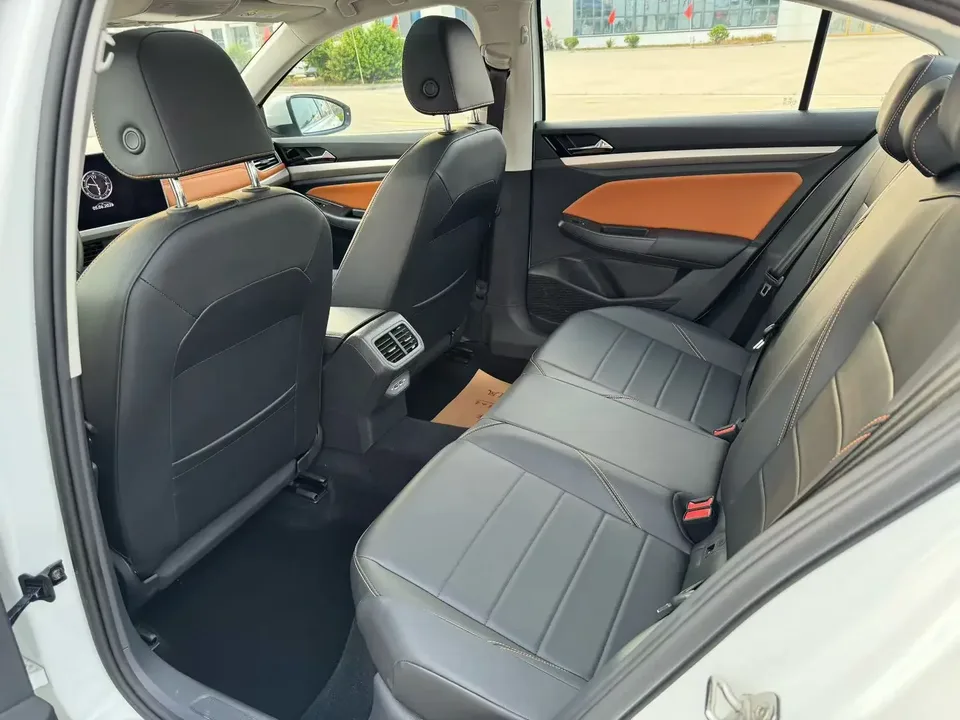 Volkswagen Bora Bora 2025 200TSI DSG Joyride Navigation Edition 2026 — thumbnail 3
