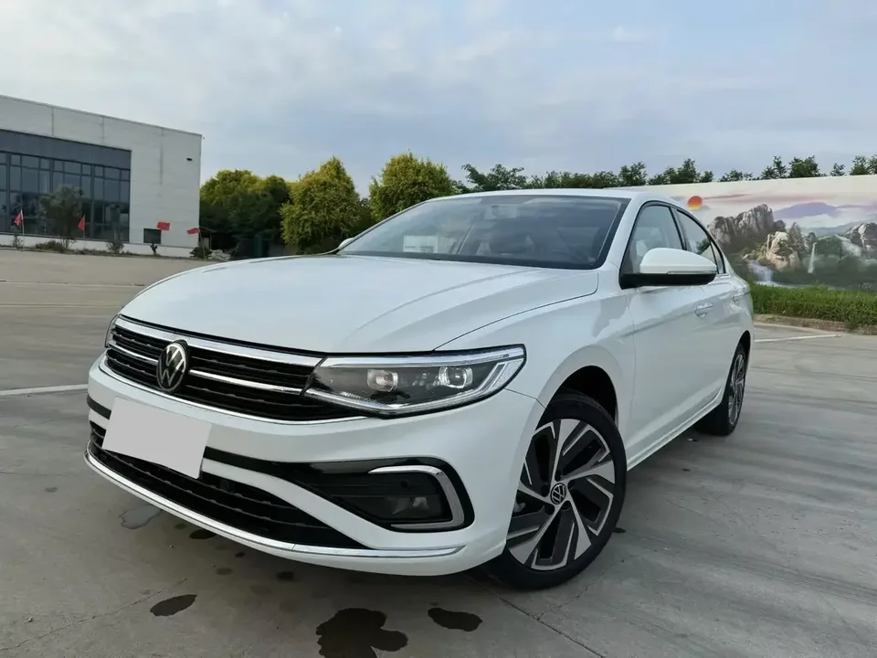Volkswagen Bora Bora 2025 200TSI DSG Joyride Navigation Edition 2026 — photo 1, buy with delivery to Moscow