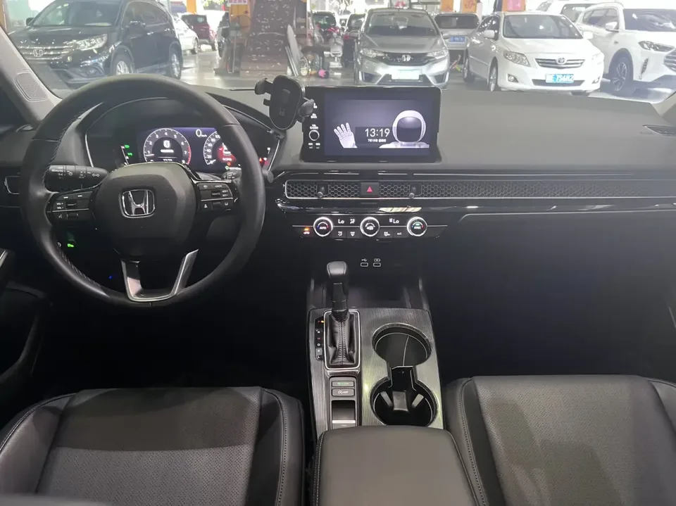 Honda Integra Style 2023 240TURBO CVT Smart Edition 2023 — thumbnail 3