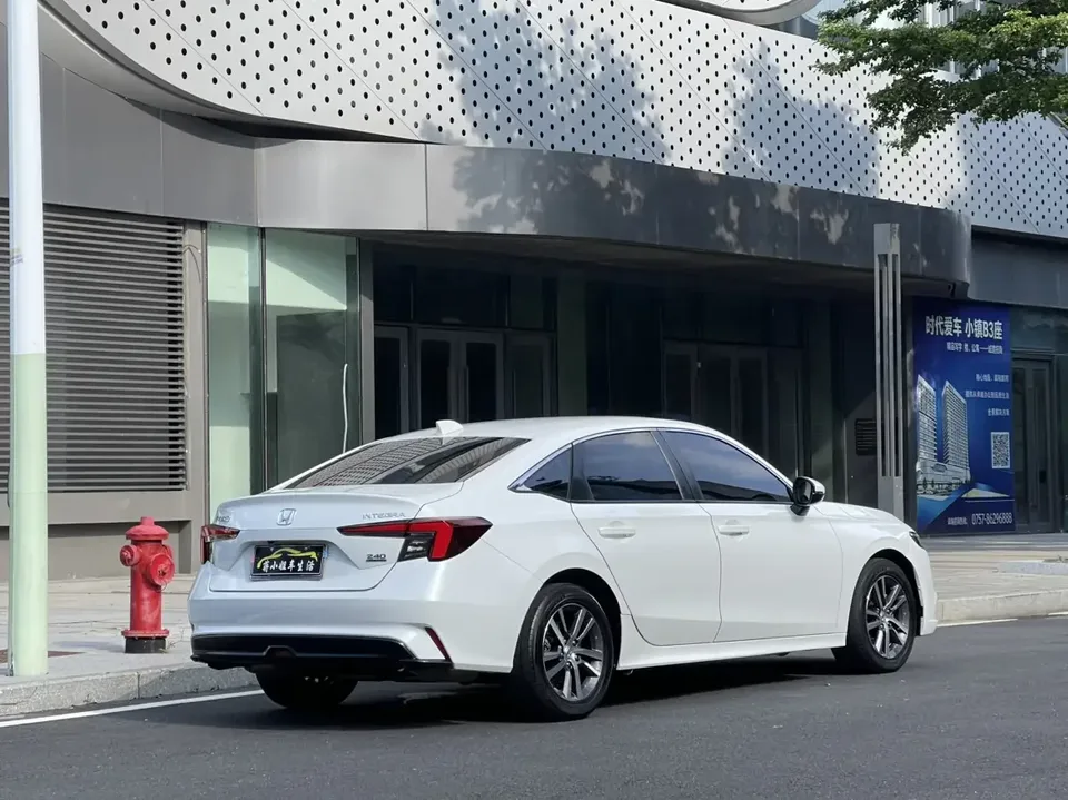 Honda Integra Style 2023 240TURBO CVT Tech Edition 2024 — thumbnail 5