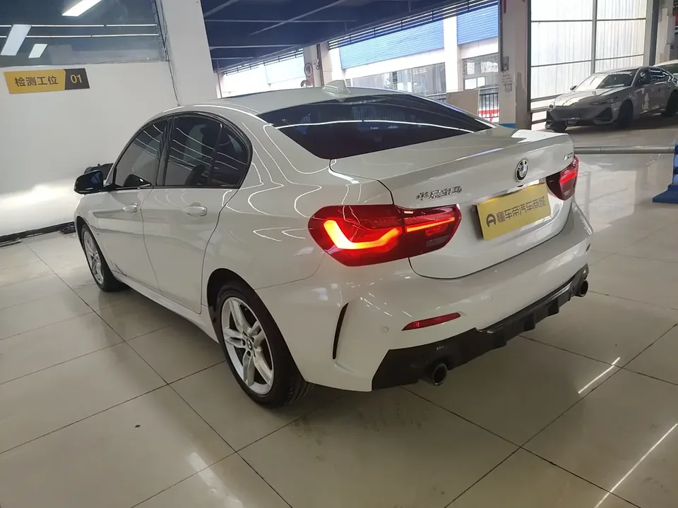 BMW 1 Series BMW 1 Series 2023 120i M Sport Night Edition 2023 — thumbnail 2