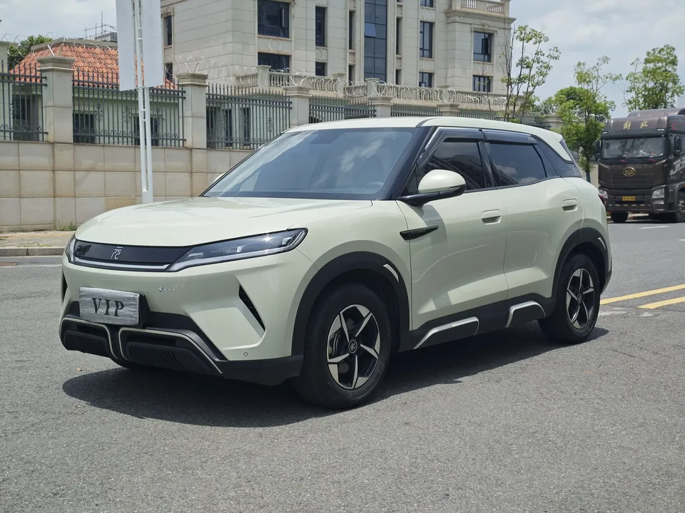 BYD Yuan Up Yuan UP 2024 401KM Leading Type 2024 — photo 1, buy with delivery to Moscow
