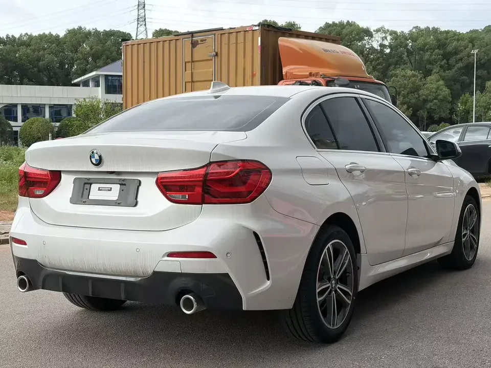 BMW 1 Series BMW 1 Series 2023 120i M Sport 2023 — thumbnail 4