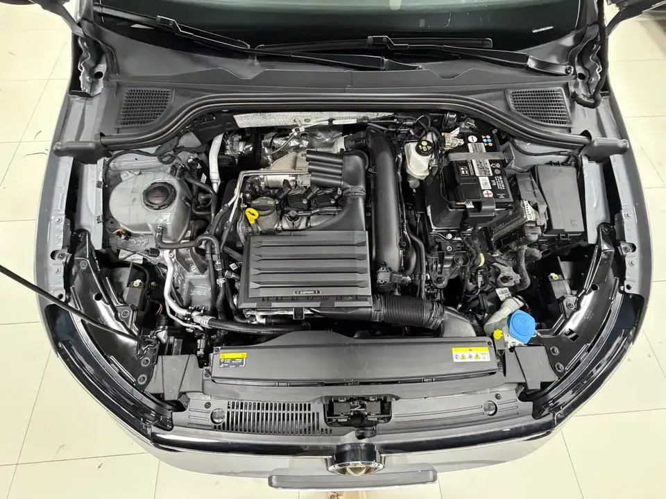 Volkswagen Golf golf 2021 280TSI DSG R-Line 2023 — thumbnail 3
