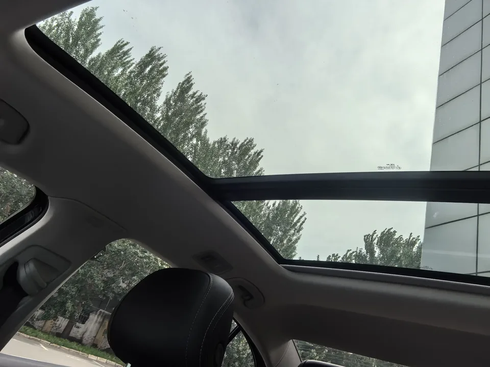 Volkswagen Magotan Magotan 2023 2 millionth anniversary edition 280TSI DSG leading model 2025 — thumbnail 5