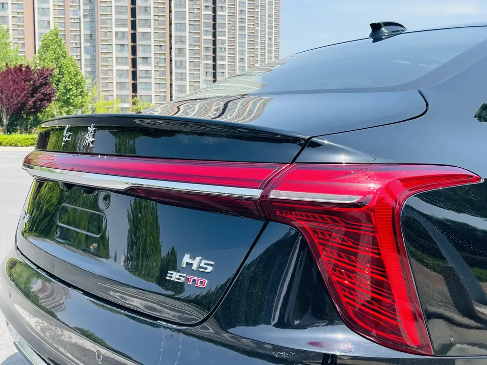 Hongqi H5 Hongqi H5 2024 1.5T DCT Zhilian Qiyun Edition 2023 — thumbnail 3