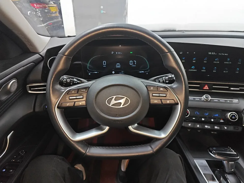 Hyundai Elantra Elantra 2023 1.5L CVT LUX Premium Edition 2024 — thumbnail 4