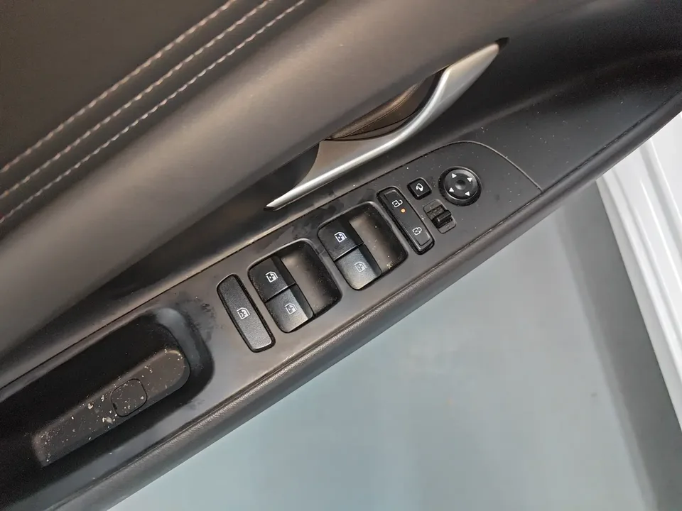 Hyundai Elantra Elantra 2023 1.5L CVT LUX Premium Edition 2024 — thumbnail 5