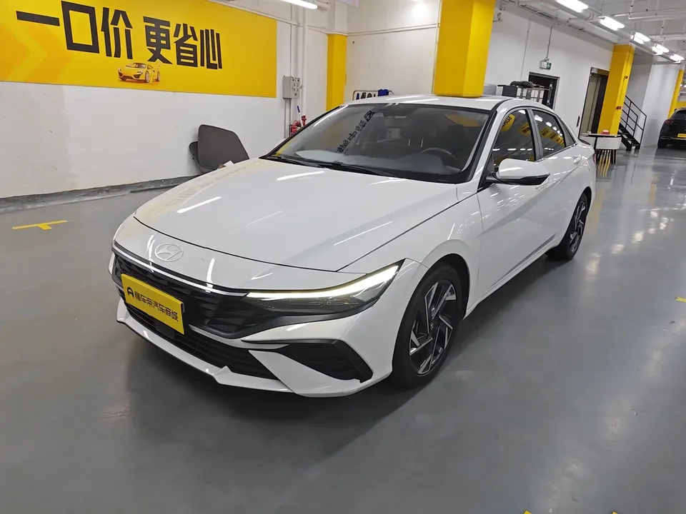 Hyundai Elantra Elantra 2023 1.5L CVT LUX Premium Edition 2024 — photo 1, buy with delivery to Moscow