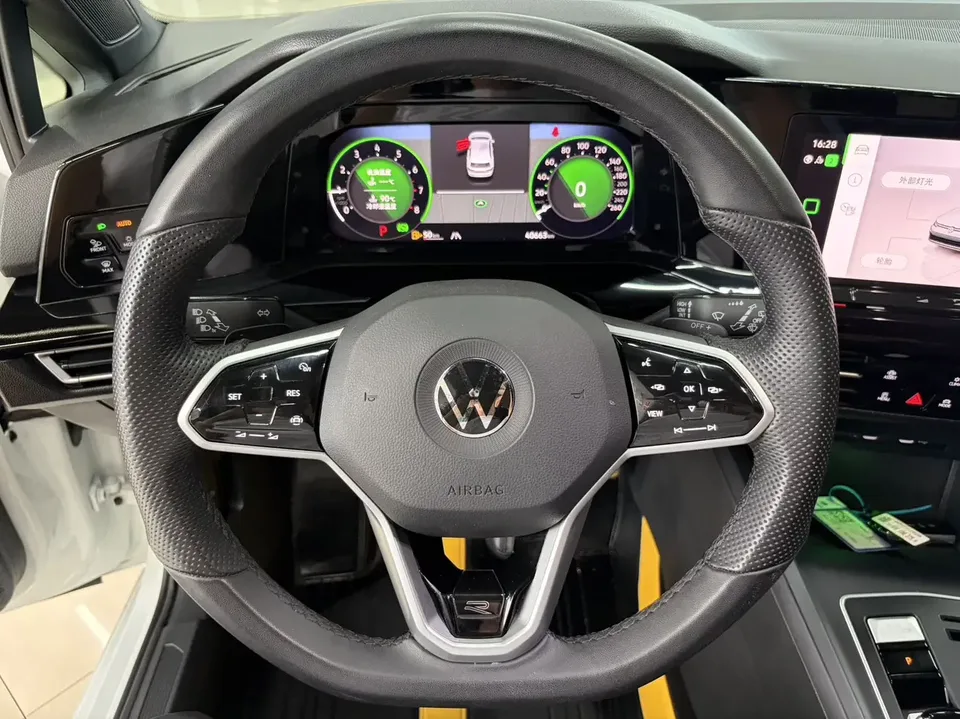 Volkswagen Golf golf 2023 280TSI DSG R-Line Lite 2023 — thumbnail 3