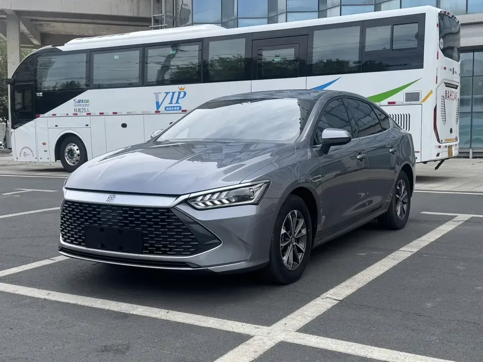BYD Qin PLUS DM Qin PLUS DM 2025 DM-i 55KM Intelligent Driving Edition Leading Edition 2024 — photo 1, buy with delivery to Moscow