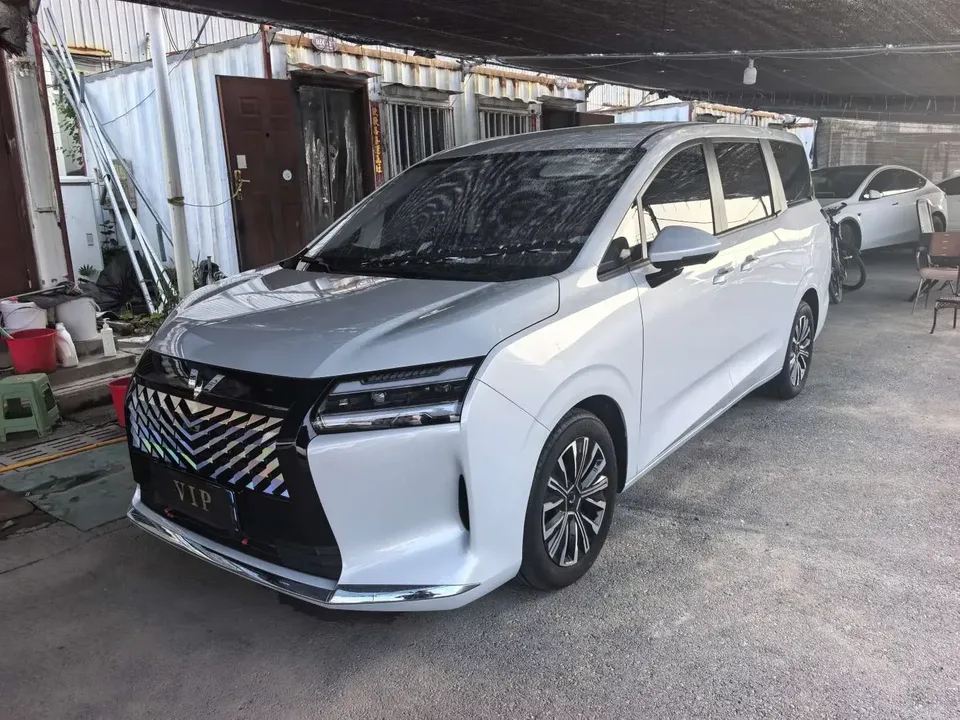 Wuling Starlight 730 Starlight 730 2025 1.5T CVT Elite 2025 — photo 1, buy with delivery to Moscow