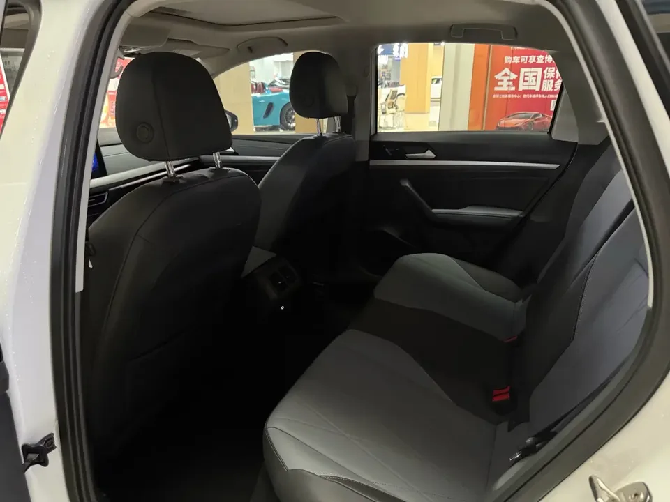 Volkswagen Lavida Lavida 2023 1.5L Automatic Fully Edition 2024 — thumbnail 3