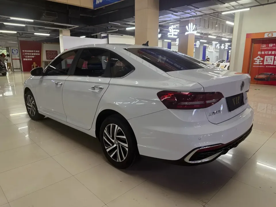 Volkswagen Lavida Lavida 2023 1.5L Automatic Fully Edition 2024 — thumbnail 4