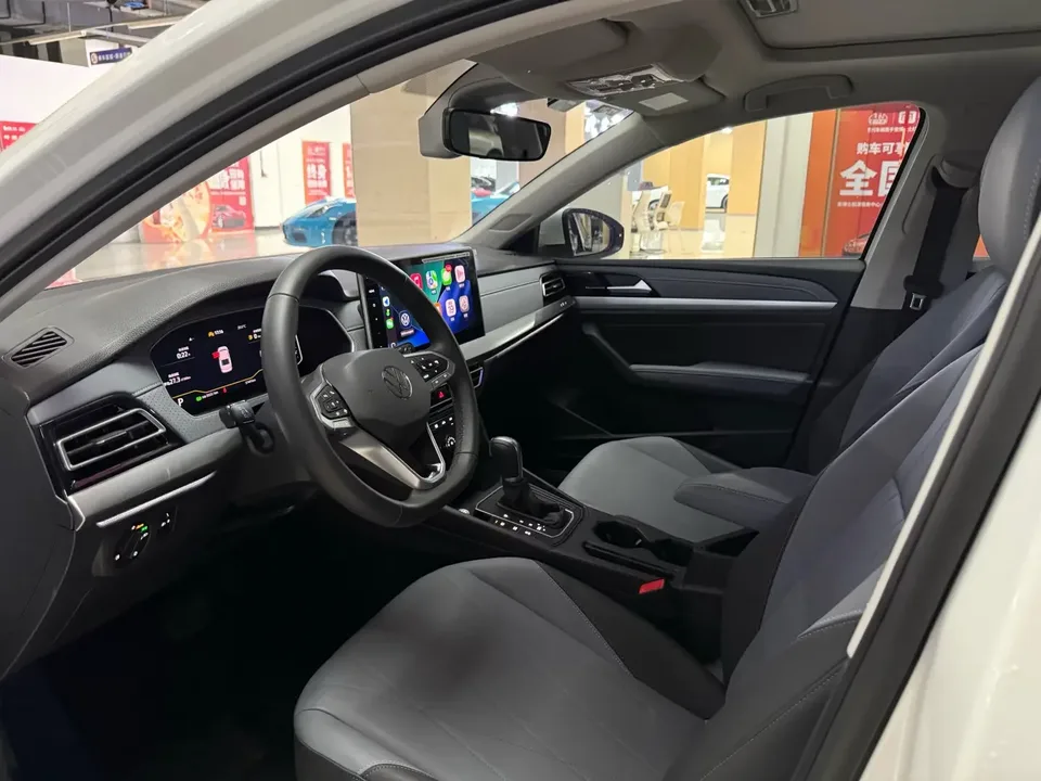 Volkswagen Lavida Lavida 2023 1.5L Automatic Fully Edition 2024 — thumbnail 5