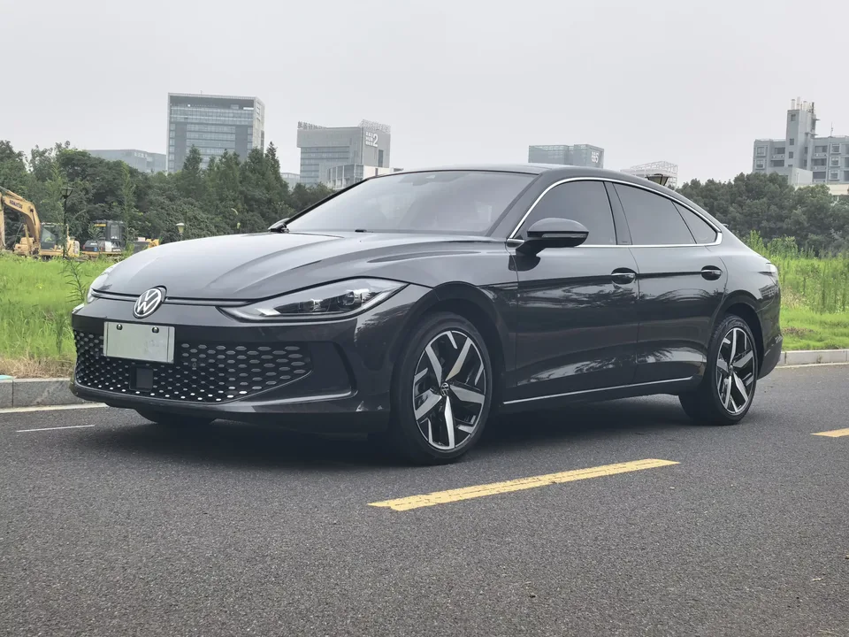 Volkswagen Lamando Lingdu 2022 Lingdu L 280TSI DSG Cool Edition 2022 — фото 1, купить с доставкой в Москву