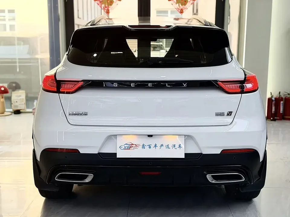 Geely Emgrand S Emgrand S 2021 1.4T CVT Premium 2022 — thumbnail 2