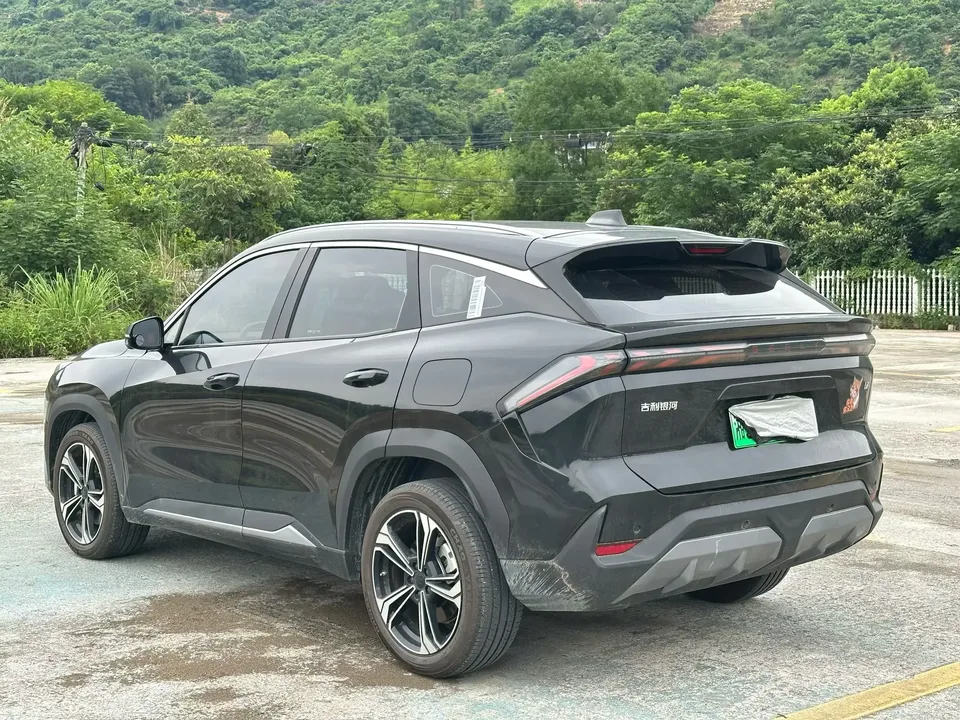 Geely Galaxy L7 Galaxy L7 2024 1.5L EM-i 115km Long-distance Edition 2024 — thumbnail 4