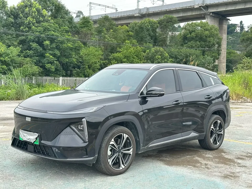 Geely Galaxy L7 Galaxy L7 2024 1.5L EM-i 115km Long-distance Edition 2024 — photo 1, buy with delivery to Moscow
