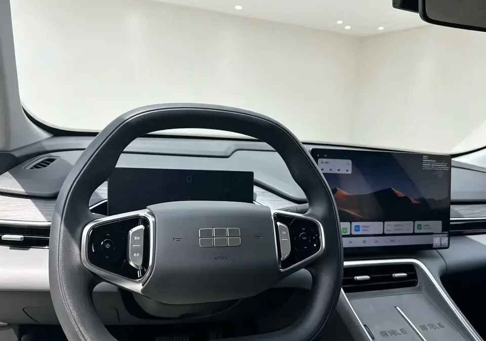Geely Galaxy L6 Galaxy L6 2025 1.5 EM-i DHT 140KM Long-distance Version 2025 — thumbnail 5