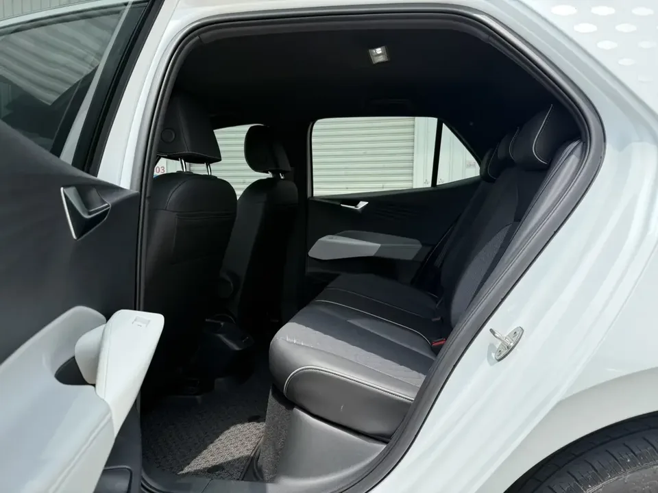 Volkswagen ID.3 Volkswagen ID.3 2023 Upgraded Pure Smart Edition 2024 — thumbnail 3