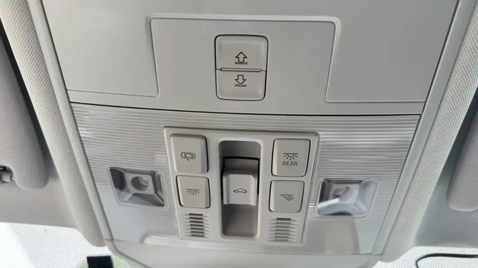 Volkswagen Sagitar Sagitar 2023 300TSI DSG Beyond Edition 2024 — thumbnail 4