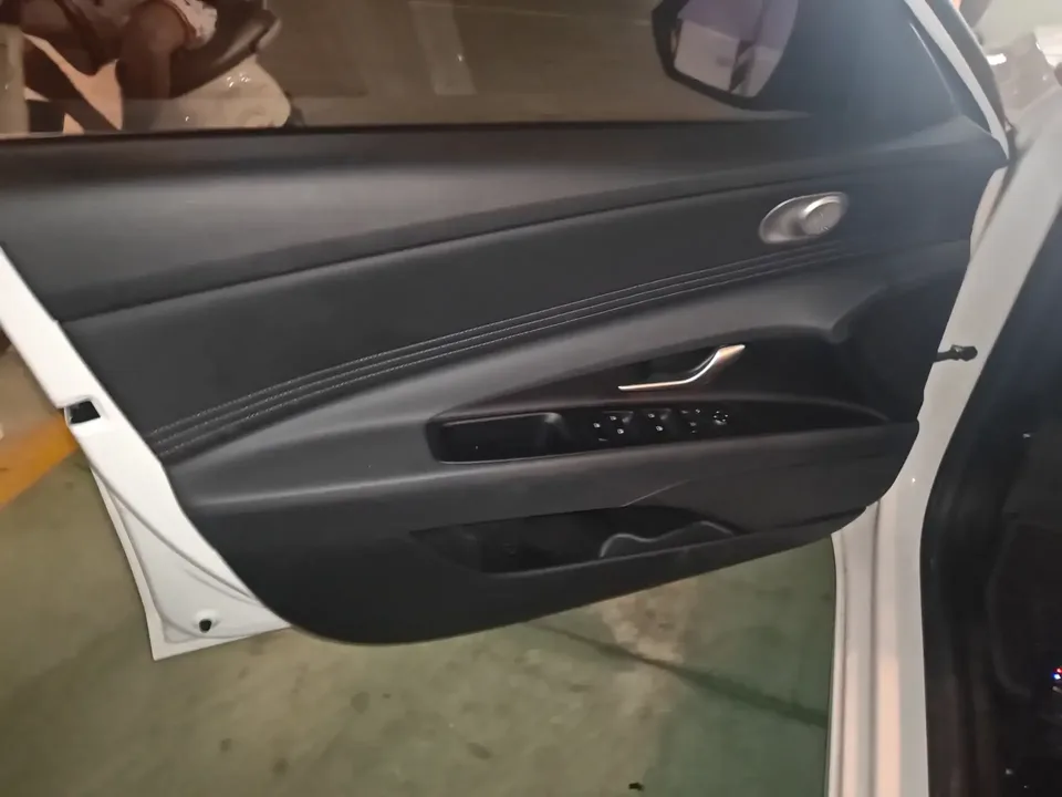 Hyundai Elantra Elantra 2023 1.5L CVT LUX Premium Edition 2024 — thumbnail 5