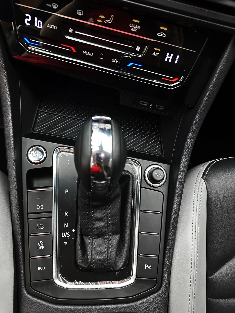 Volkswagen Bora Bora 2023 280TSI DSG Premium Edition 2022 — thumbnail 3