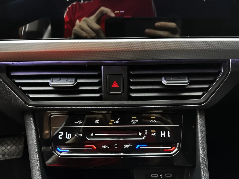 Volkswagen Bora Bora 2023 280TSI DSG Premium Edition 2022 — thumbnail 4