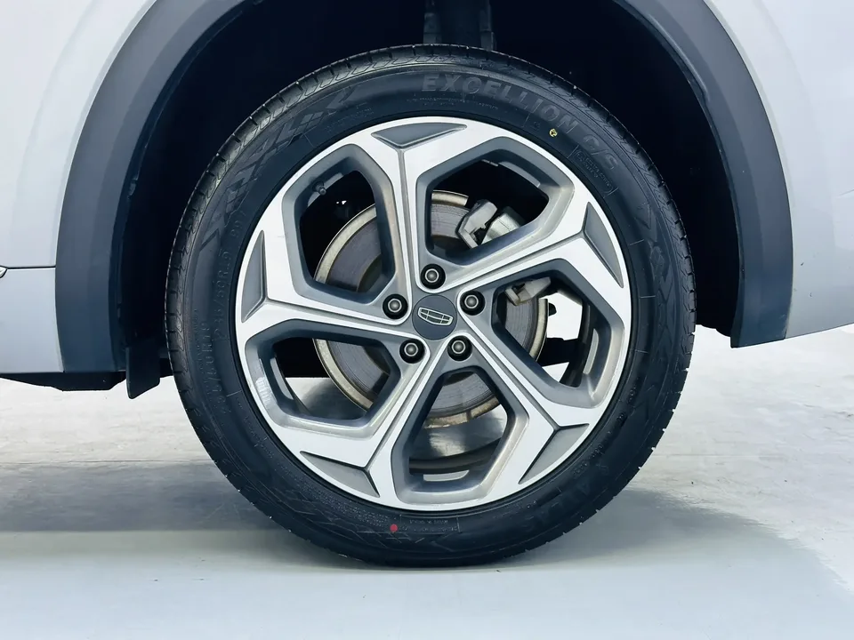 Geely Monjaro Xingyue L 2024 2.0TD DCT EVO 2WD Changfeng Edition 2024 — thumbnail 3