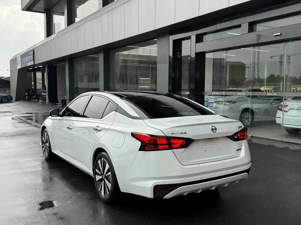 Nissan Altima Sound of nature 2021 2.0L XL Comfort Edition 2022 — thumbnail 4