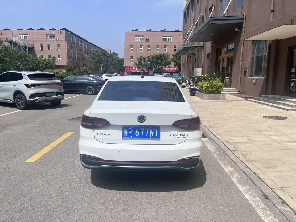 Volkswagen Lavida Lavida 2023 300TSI DSG Full Elegance Edition 2024 — thumbnail 5