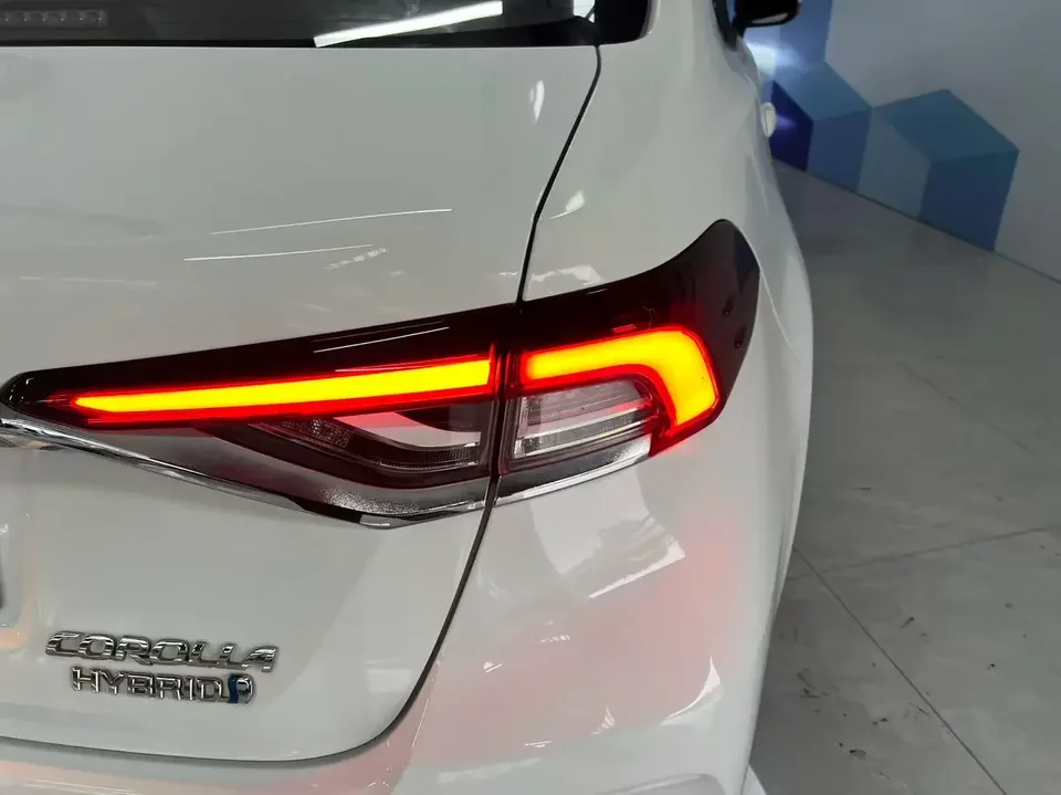 Toyota Corolla Corolla 2023 Intelligent Electric Hybrid Dual Engine 1.8L E-CVT Elite Edition 2023 — миниатюра 2