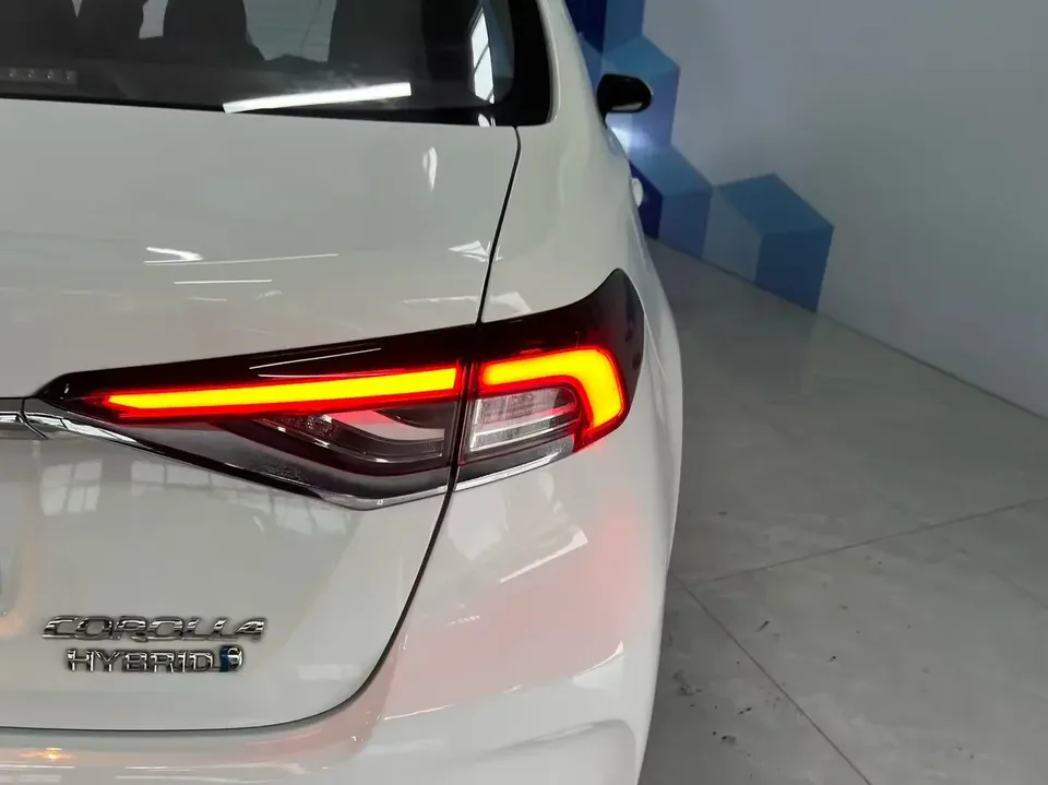 Toyota Corolla Corolla 2023 Intelligent Electric Hybrid Dual Engine 1.8L E-CVT Elite Edition 2023 — миниатюра 4