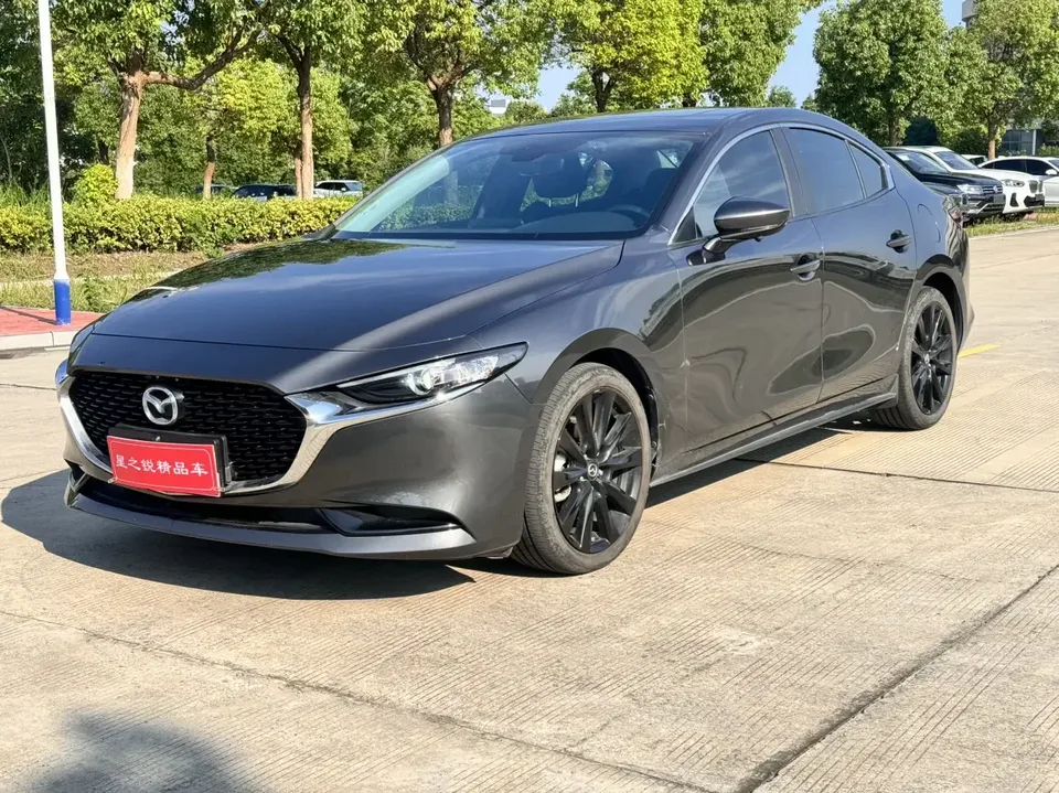 Mazda Axela Mazda3 Angkesela 2023 2.0L Automatic Elegant Edition 2023 — photo 1, buy with delivery to Moscow