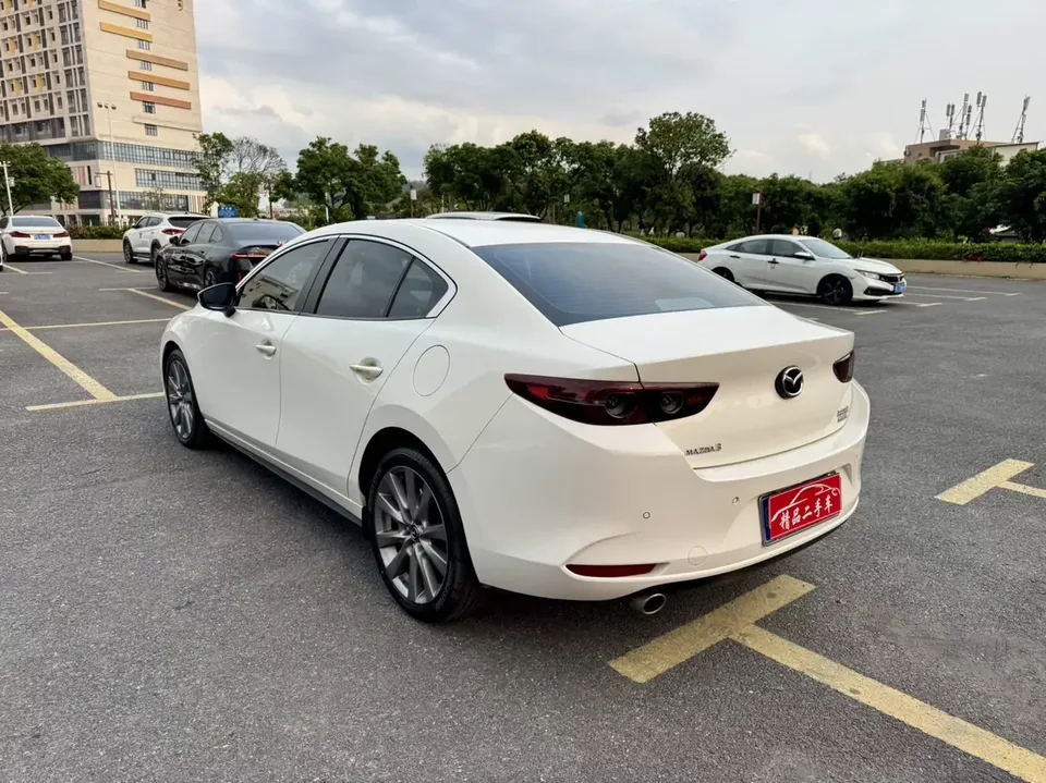 Mazda Axela Mazda3 Angkesela 2023 2.0L Automatic Elegant Edition 2023 — thumbnail 2