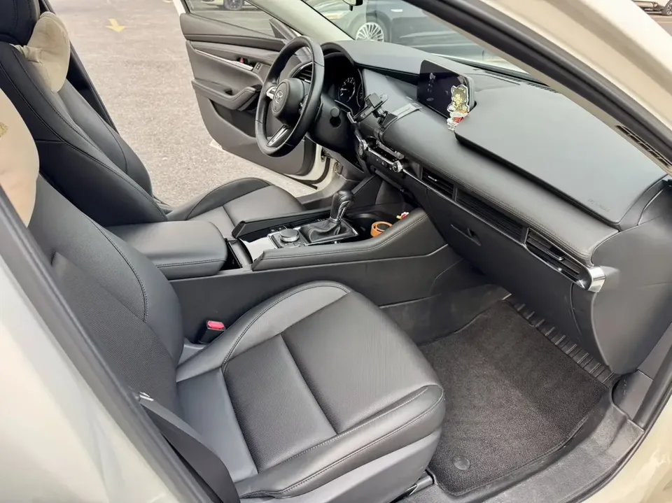 Mazda Axela Mazda3 Angkesela 2023 2.0L Automatic Elegant Edition 2023 — thumbnail 5